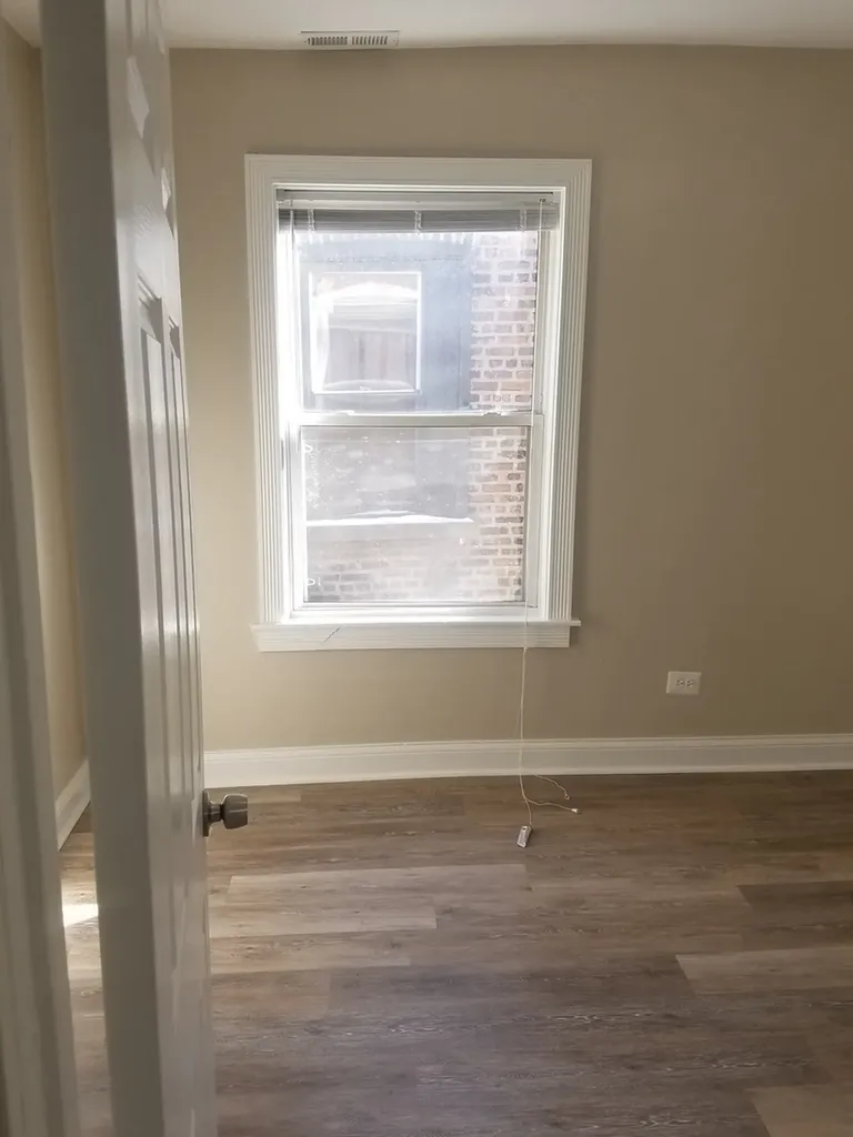 331 West 76th Street Chicago IL 60620