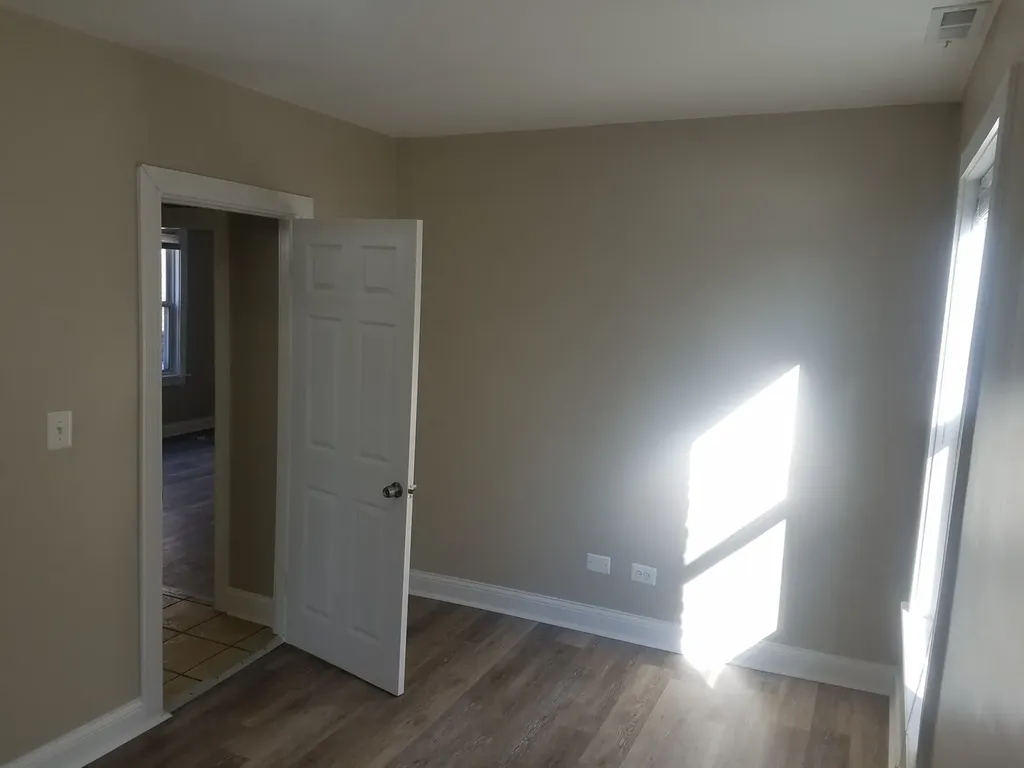 331 West 76th Street Chicago IL 60620