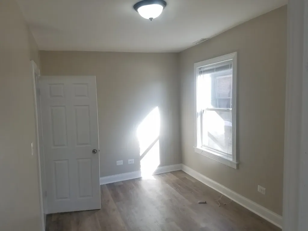 331 West 76th Street Chicago IL 60620