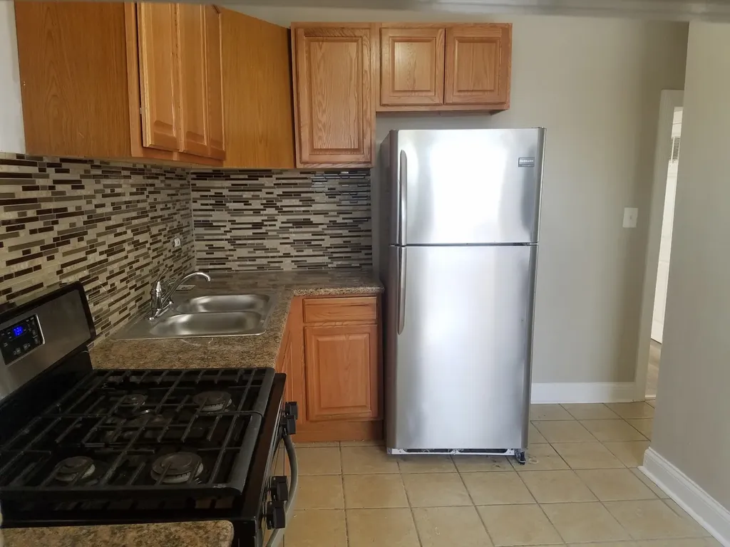 331 West 76th Street Chicago IL 60620