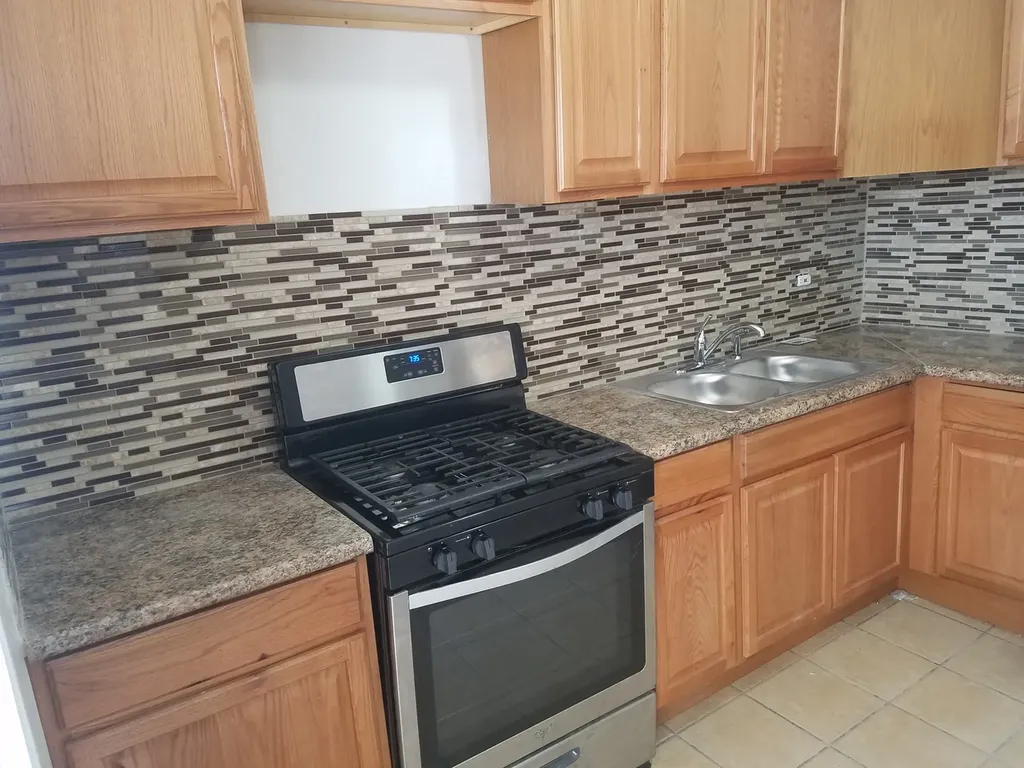 331 West 76th Street Chicago IL 60620