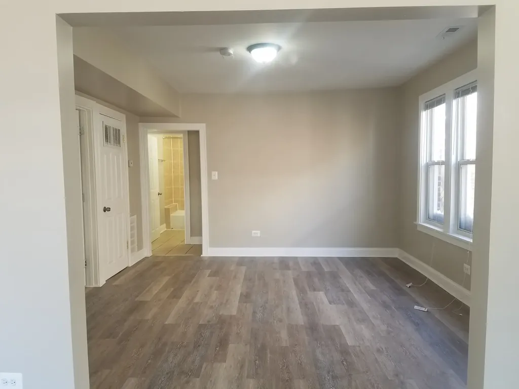331 West 76th Street Chicago IL 60620