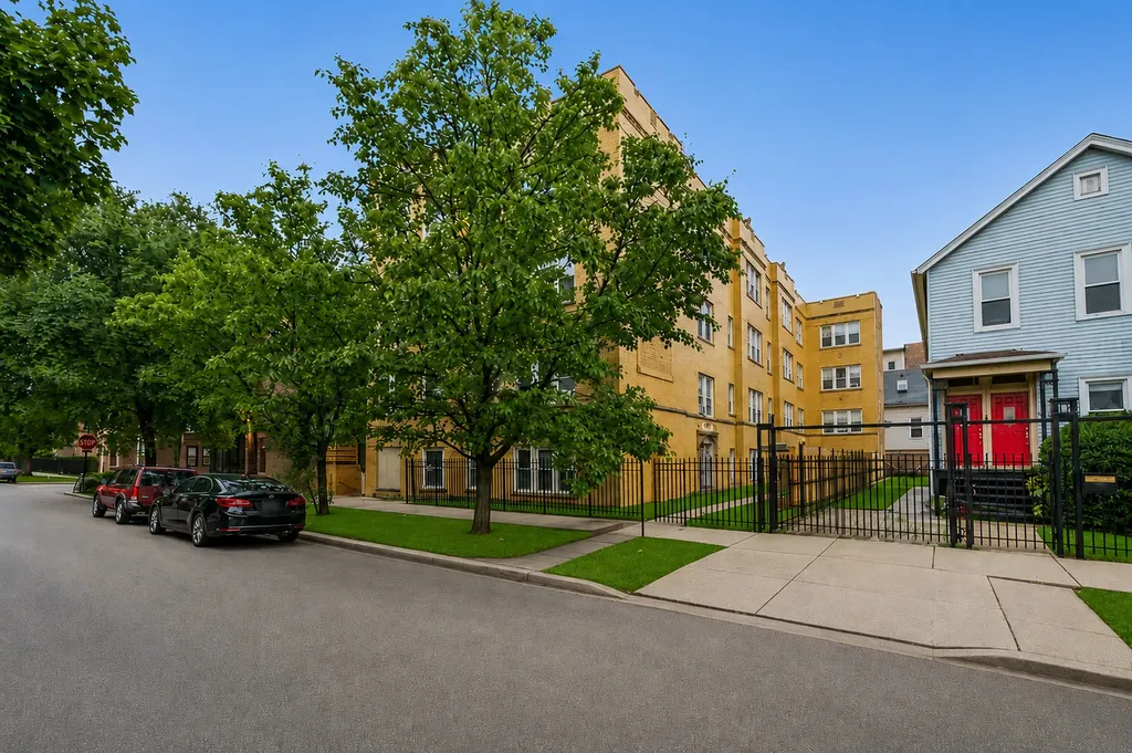 3041 West George Street Chicago IL 60618