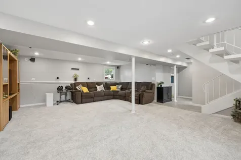 5700 Victoria Drive Oak Forest IL 60452