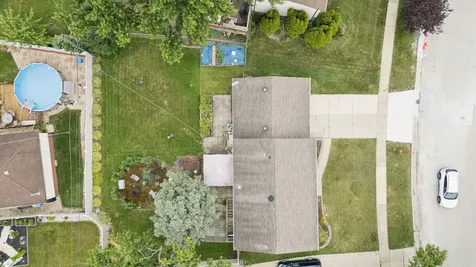 5700 Victoria Drive Oak Forest IL 60452