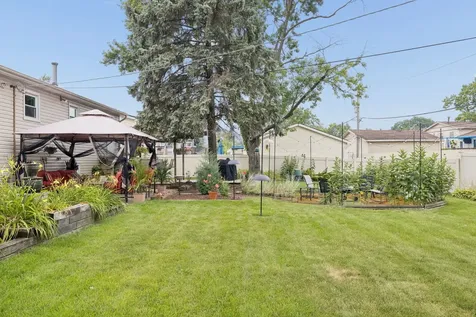 5700 Victoria Drive Oak Forest IL 60452