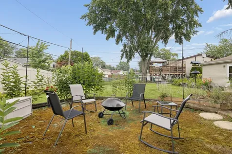 5700 Victoria Drive Oak Forest IL 60452