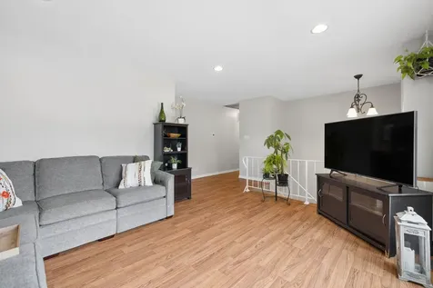 5700 Victoria Drive Oak Forest IL 60452