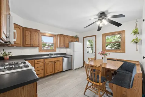 5700 Victoria Drive Oak Forest IL 60452