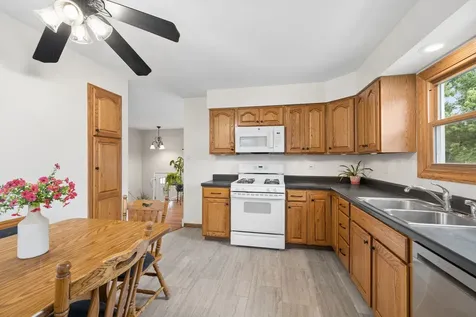 5700 Victoria Drive Oak Forest IL 60452