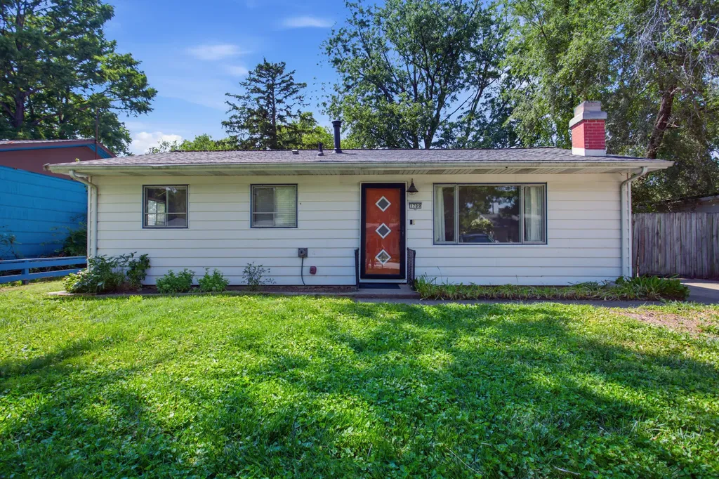 1709 Crescent Drive Champaign IL 61821