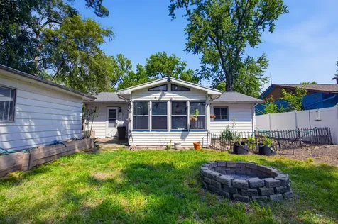 1709 Crescent Drive Champaign IL 61821