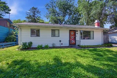 1709 Crescent Drive Champaign IL 61821