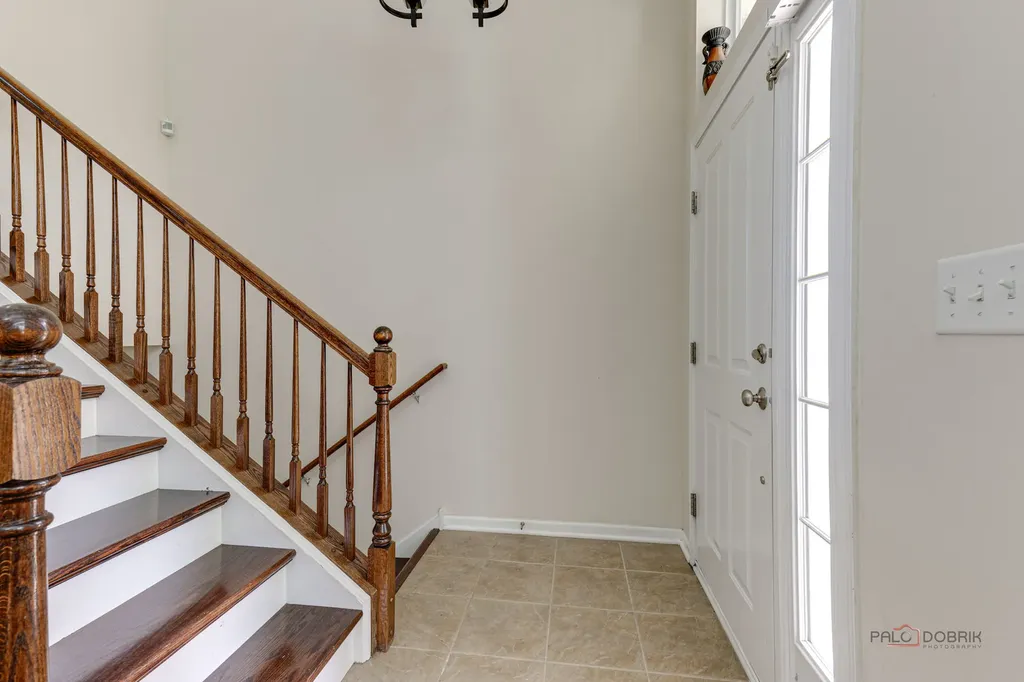 533 Plaza Place Aurora IL 60504