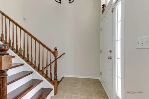 533 Plaza Place Aurora IL 60504