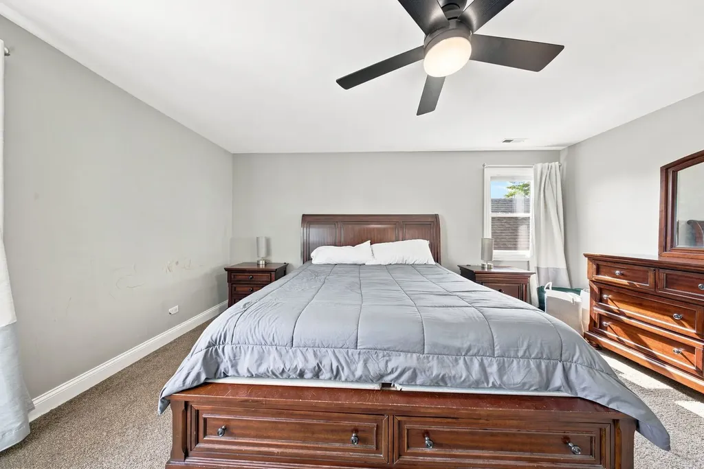 5337 West Barry Avenue Chicago IL 60641