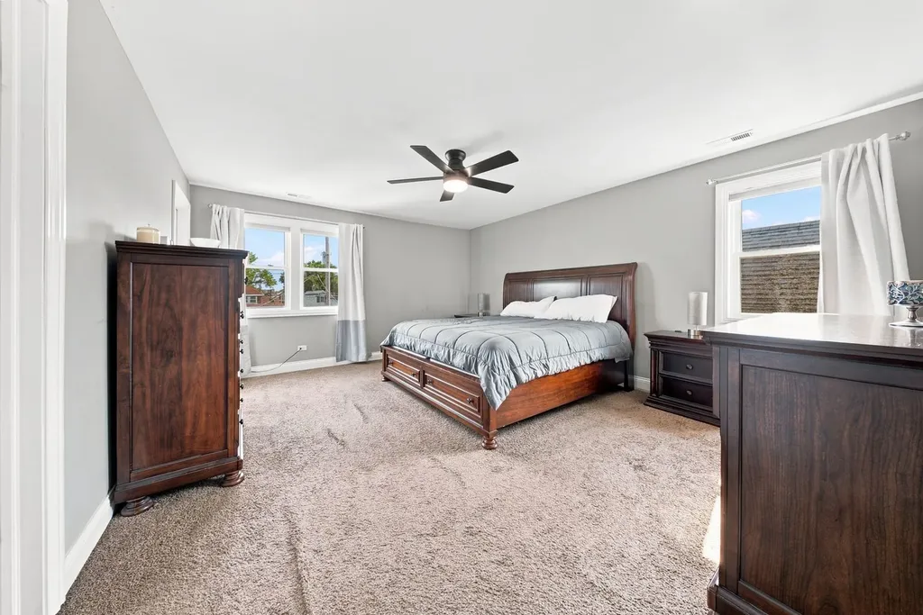 5337 West Barry Avenue Chicago IL 60641