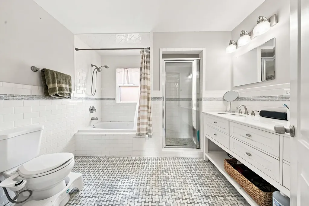 5337 West Barry Avenue Chicago IL 60641