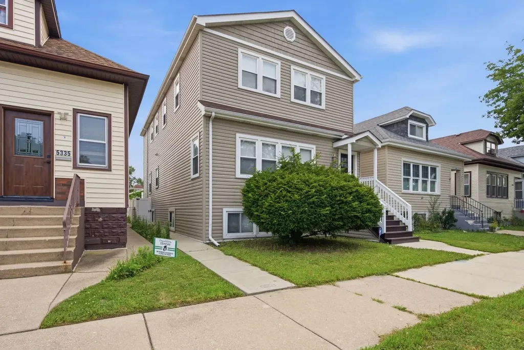 5337 West Barry Avenue Chicago IL 60641