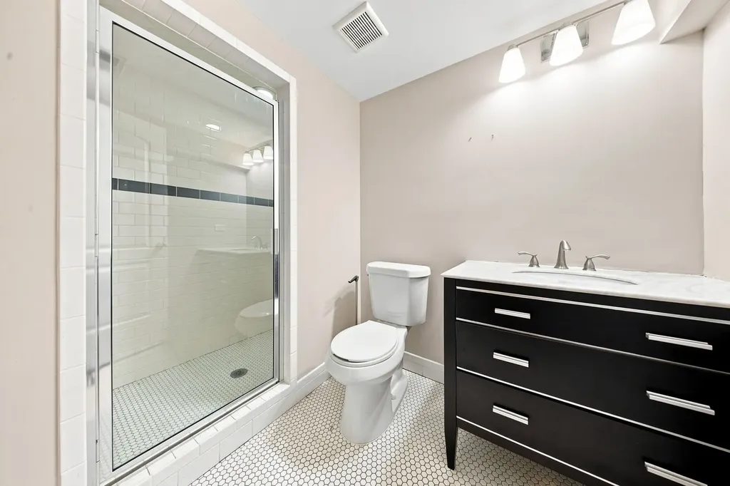 5337 West Barry Avenue Chicago IL 60641