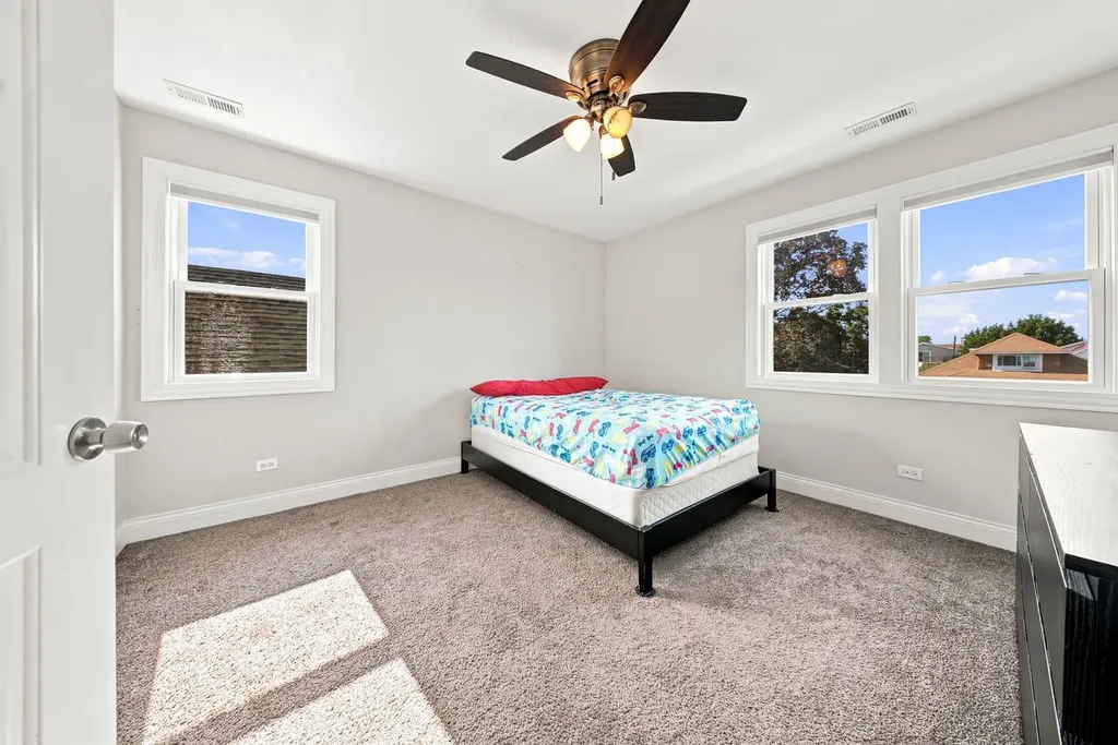 5337 West Barry Avenue Chicago IL 60641