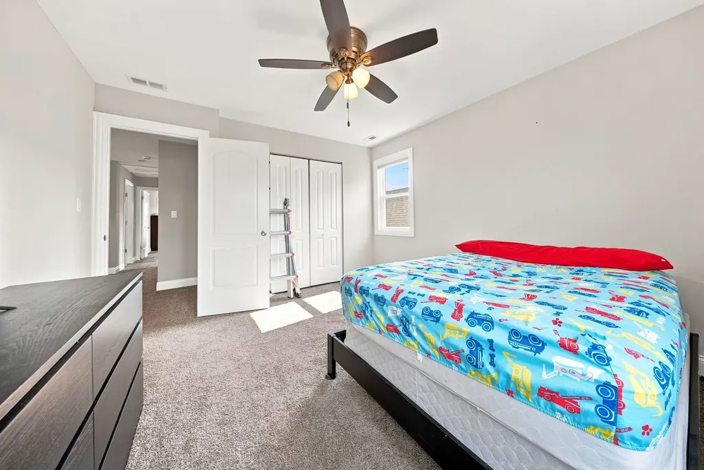 5337 West Barry Avenue Chicago IL 60641