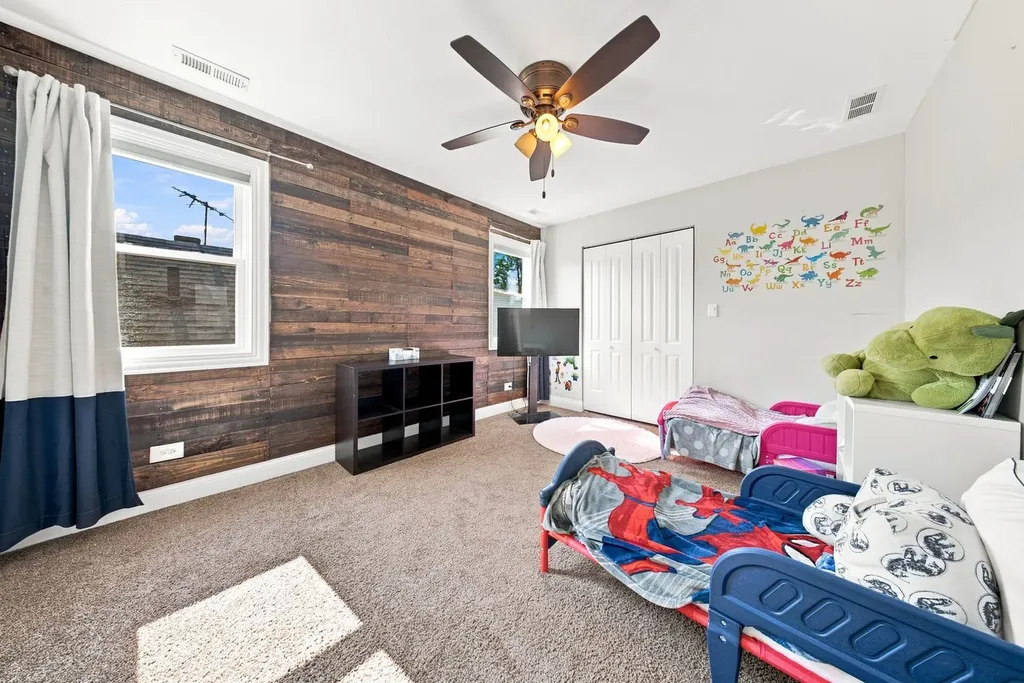 5337 West Barry Avenue Chicago IL 60641
