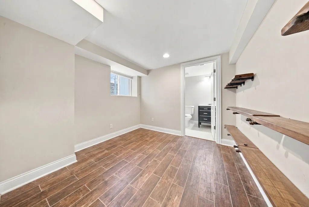 5337 West Barry Avenue Chicago IL 60641