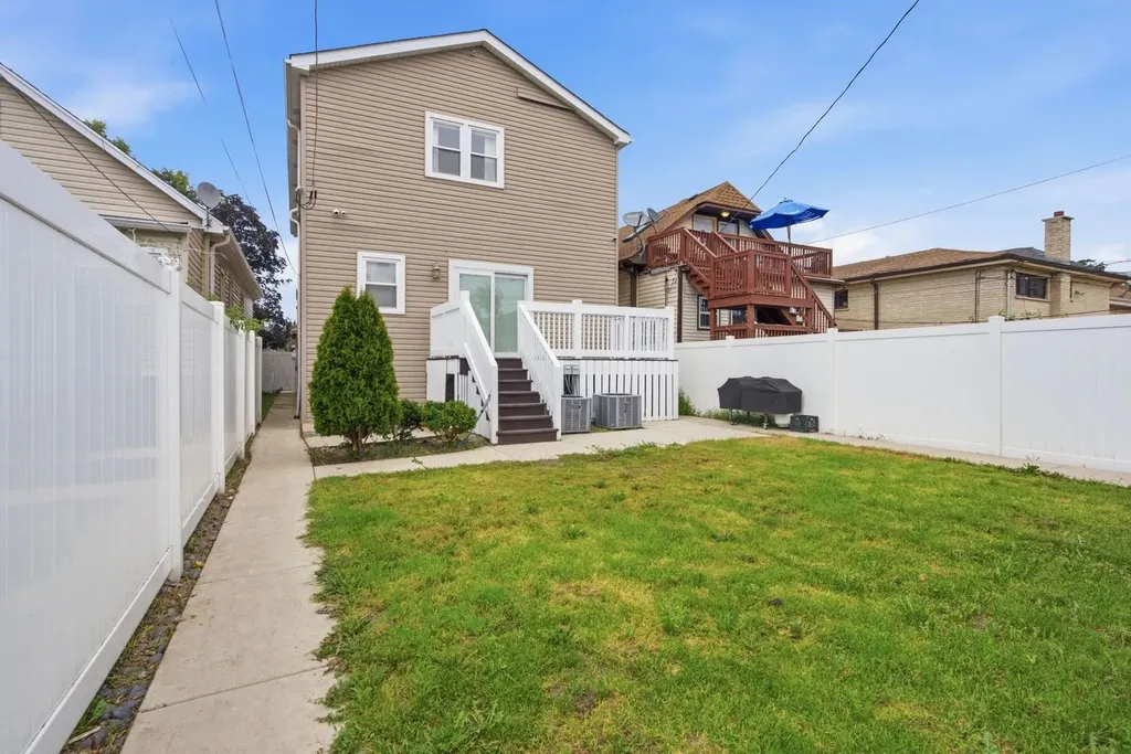 5337 West Barry Avenue Chicago IL 60641