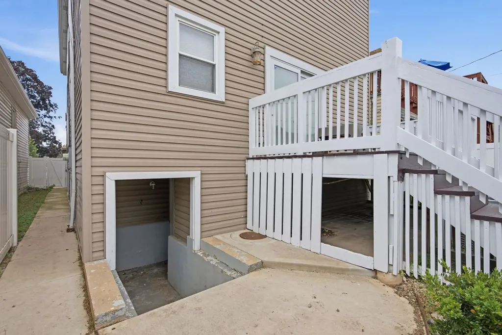 5337 West Barry Avenue Chicago IL 60641