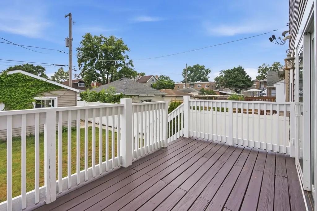 5337 West Barry Avenue Chicago IL 60641