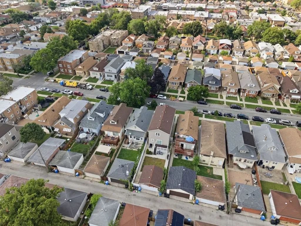 5337 West Barry Avenue Chicago IL 60641
