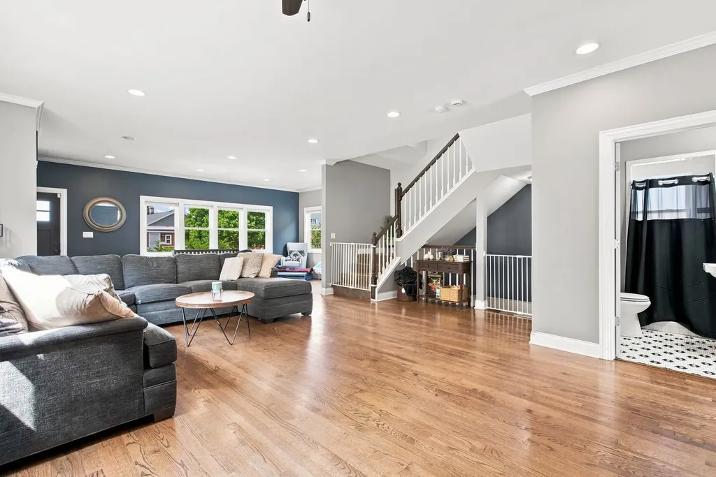5337 West Barry Avenue Chicago IL 60641