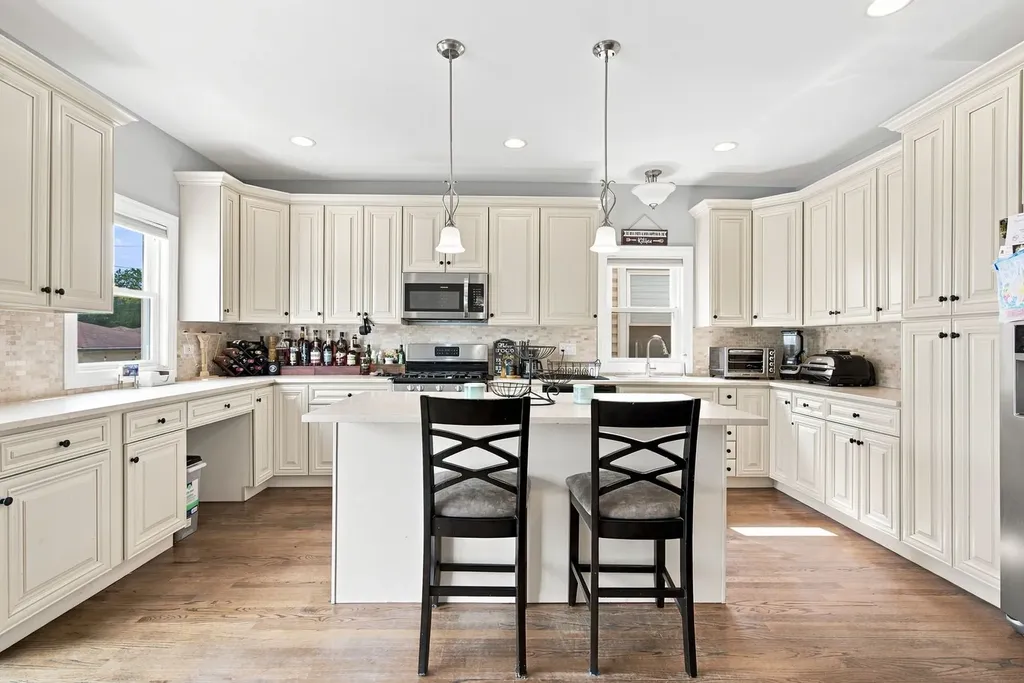 5337 West Barry Avenue Chicago IL 60641