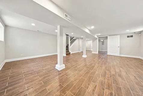 5337 West Barry Avenue Chicago IL 60641