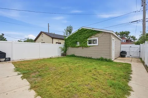 5337 West Barry Avenue Chicago IL 60641