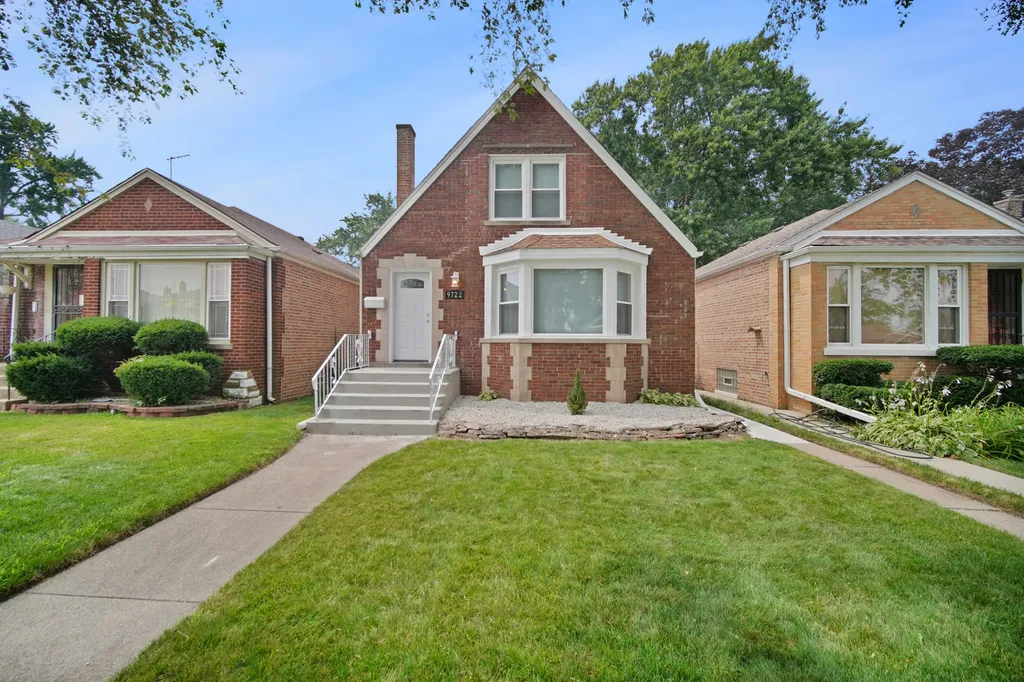9722 South Ellis Avenue Chicago IL 60628