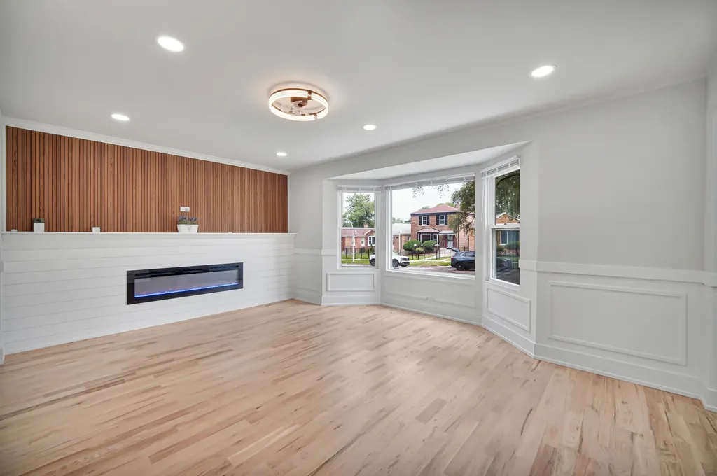 9722 South Ellis Avenue Chicago IL 60628