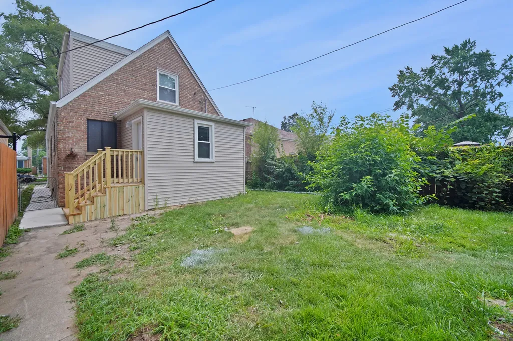 9722 South Ellis Avenue Chicago IL 60628