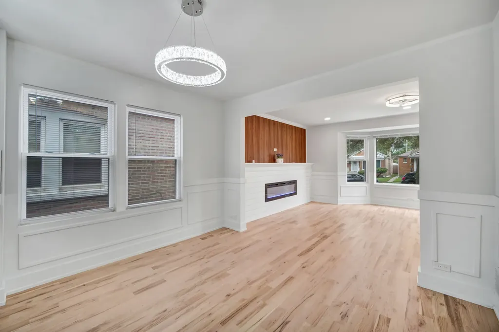 9722 South Ellis Avenue Chicago IL 60628