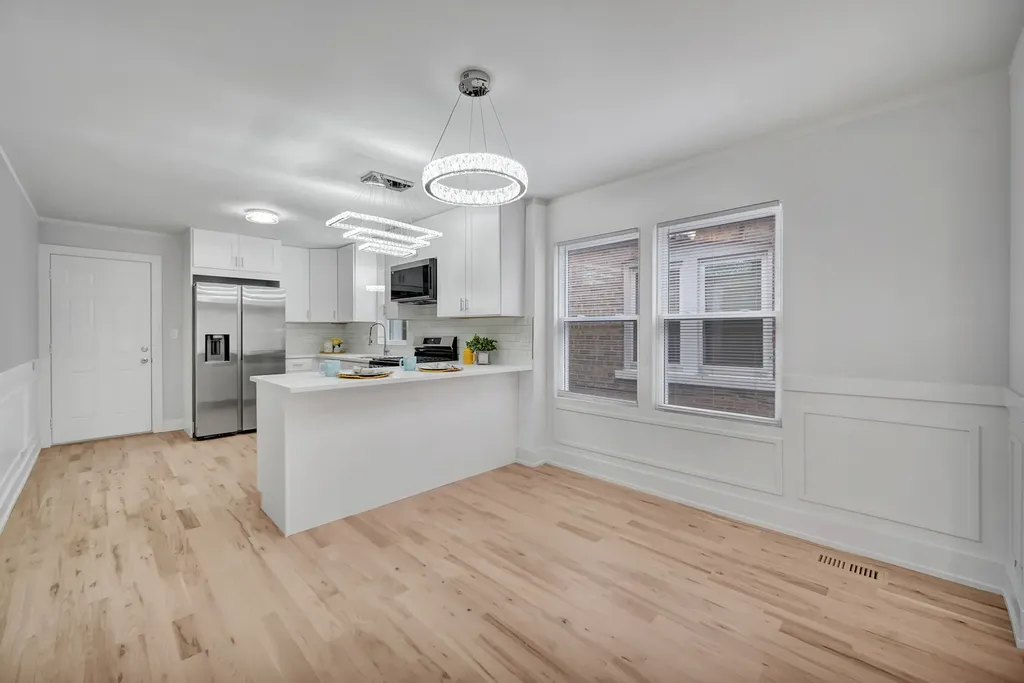 9722 South Ellis Avenue Chicago IL 60628