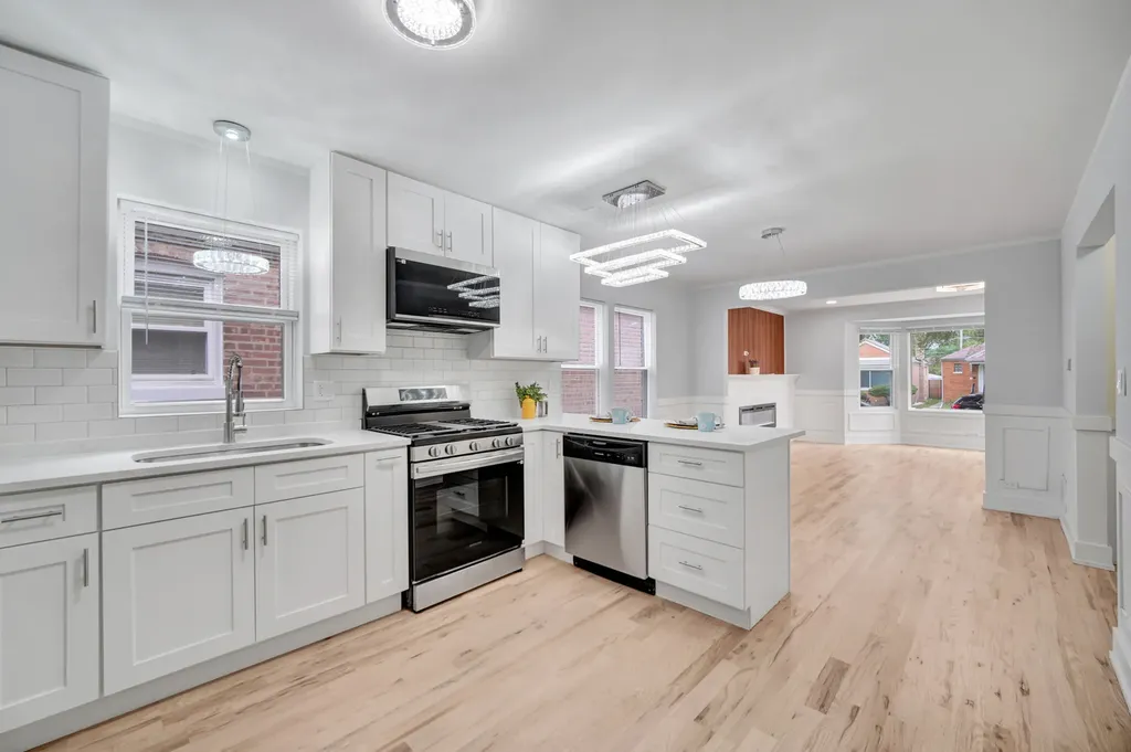 9722 South Ellis Avenue Chicago IL 60628