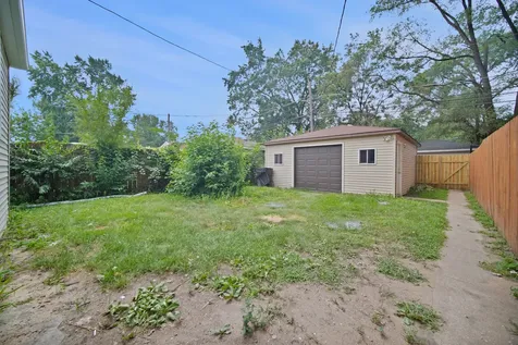 9722 South Ellis Avenue Chicago IL 60628