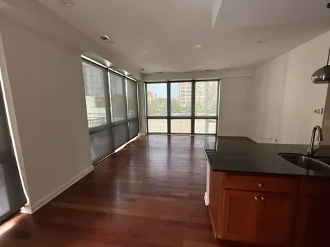 2035 South Indiana Avenue Chicago IL 60616