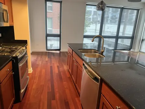 2035 South Indiana Avenue Chicago IL 60616