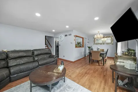 16323 Oxford Drive Tinley Park IL 60477