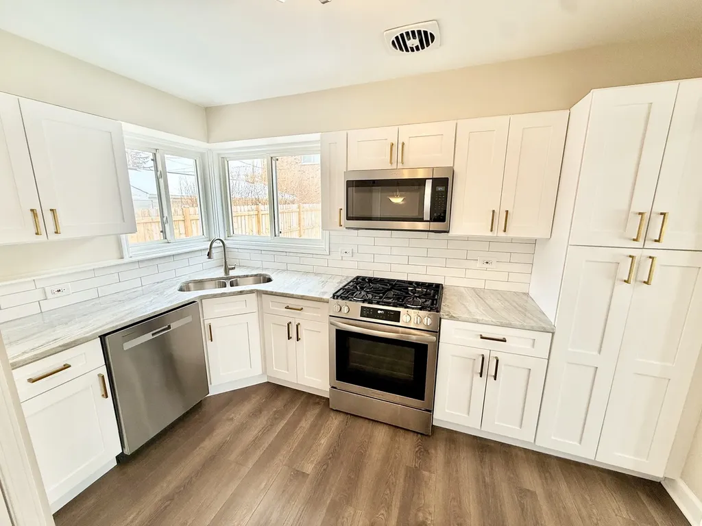 360 West Fremont Avenue Elmhurst IL 60126