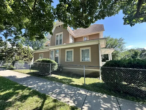 419-421 North Spring Street Elgin IL 60120