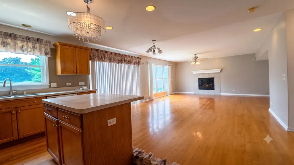 1925 Danube Way Bolingbrook IL 60490