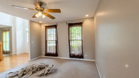 1925 Danube Way Bolingbrook IL 60490